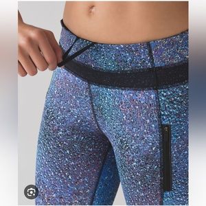 Lulu Lemon Wunder Leggings size 4! No damages